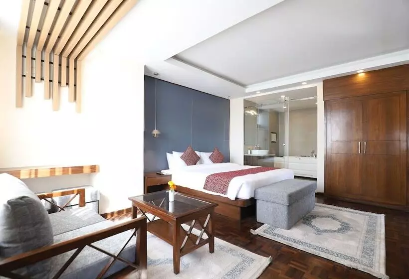 Apex Business Hotel   Airport