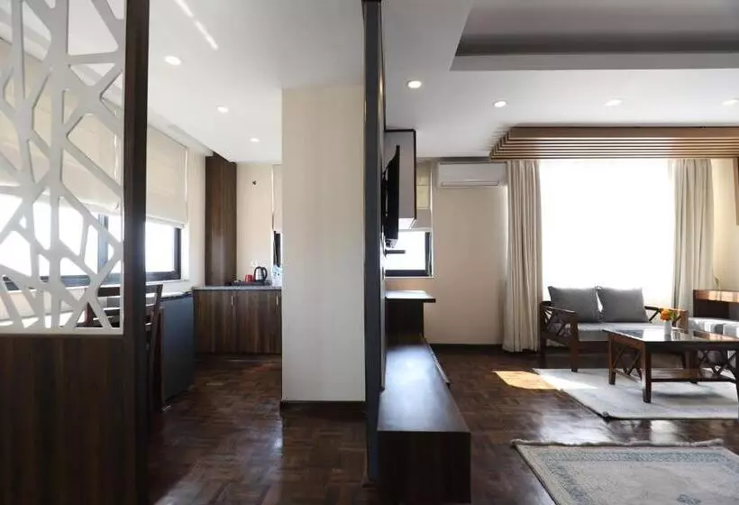 Apex Business Hotel   Airport