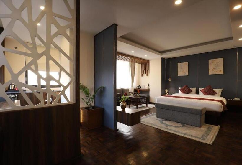 Apex Business Hotel   Airport