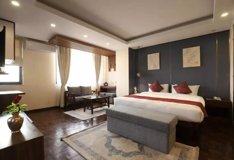 Apex Business Hotel   Airport