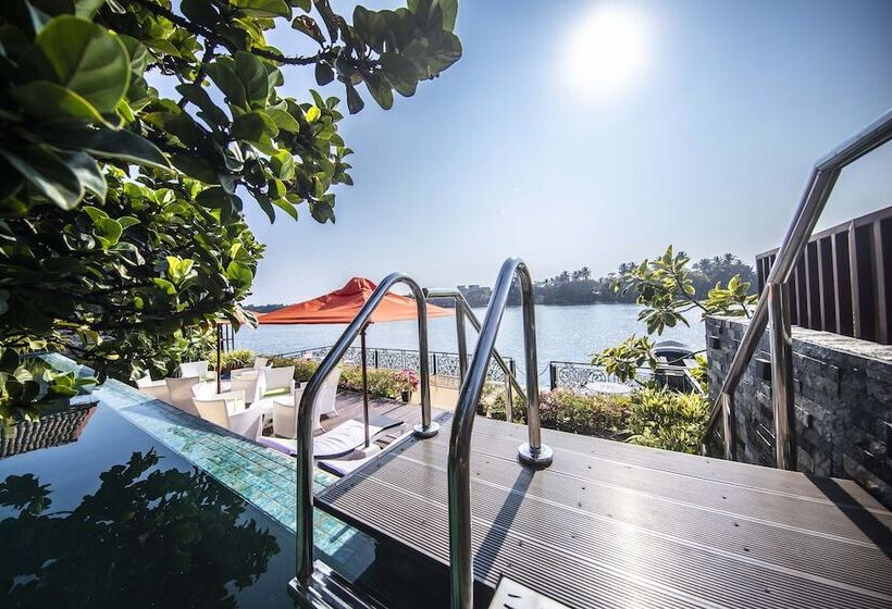 בית מלון כפרי Grand Lotus Bentota