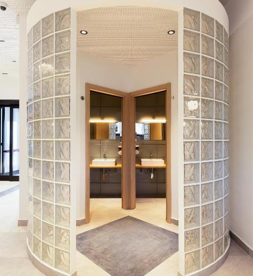 Отель Moon Palace