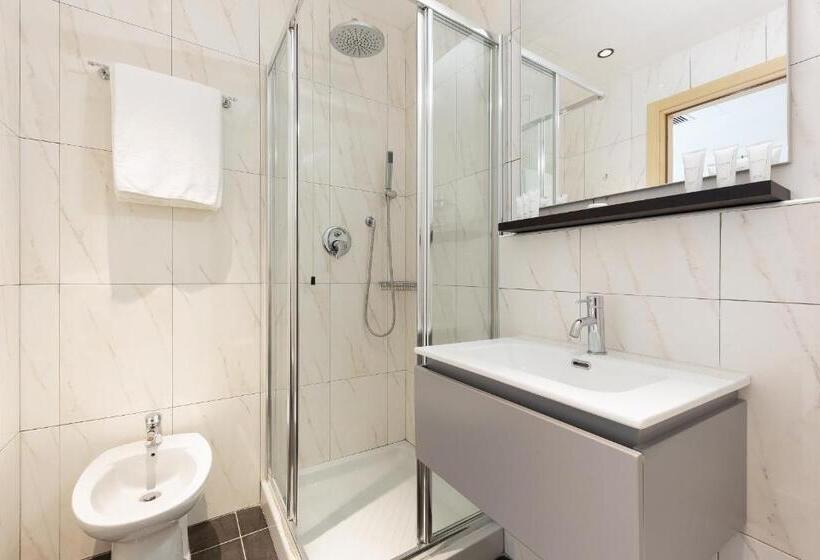 Отель Moon Palace