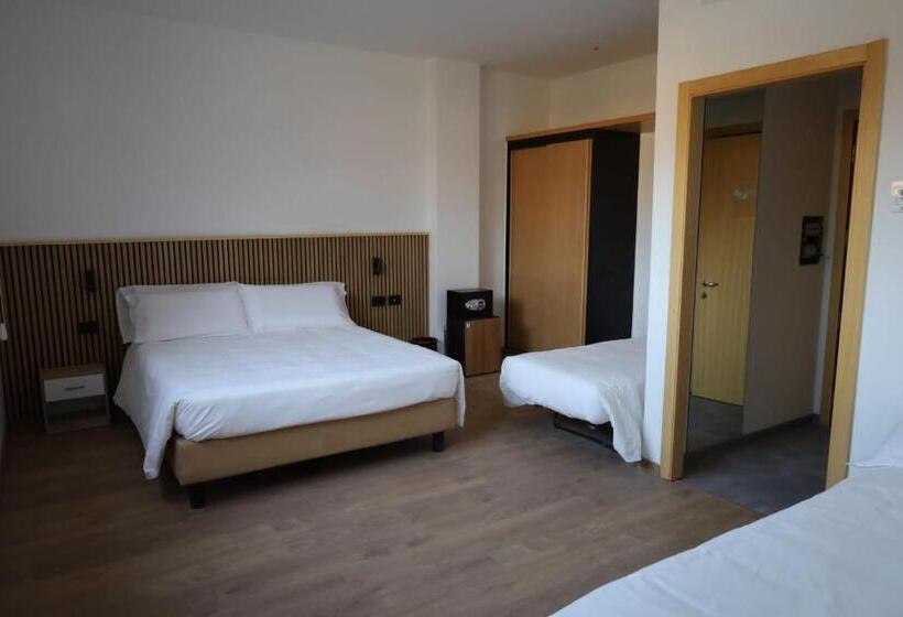 Отель Moon Palace