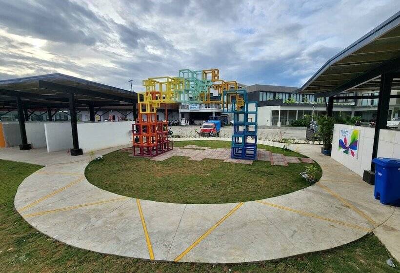 호텔 Prince Express Inn