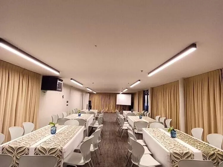 Hotelli Prince Express Inn