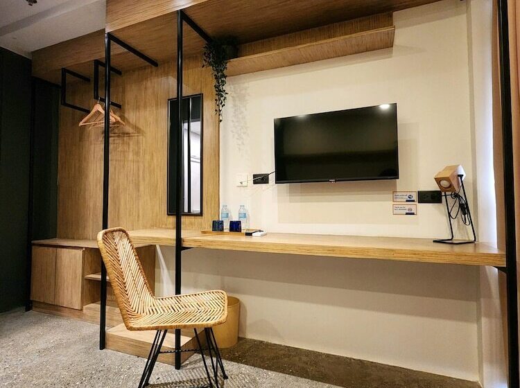 호텔 Prince Express Inn