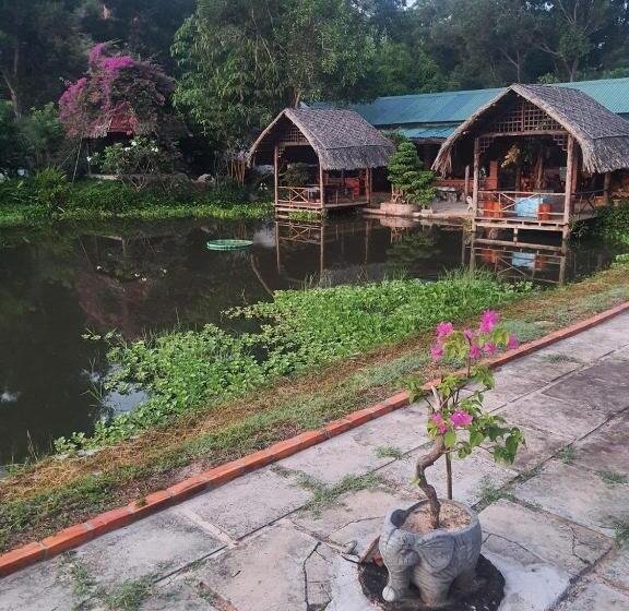 هتل Vita Garden Homestay