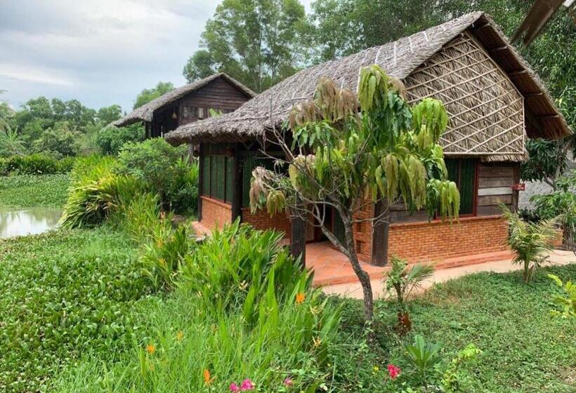 هتل Vita Garden Homestay
