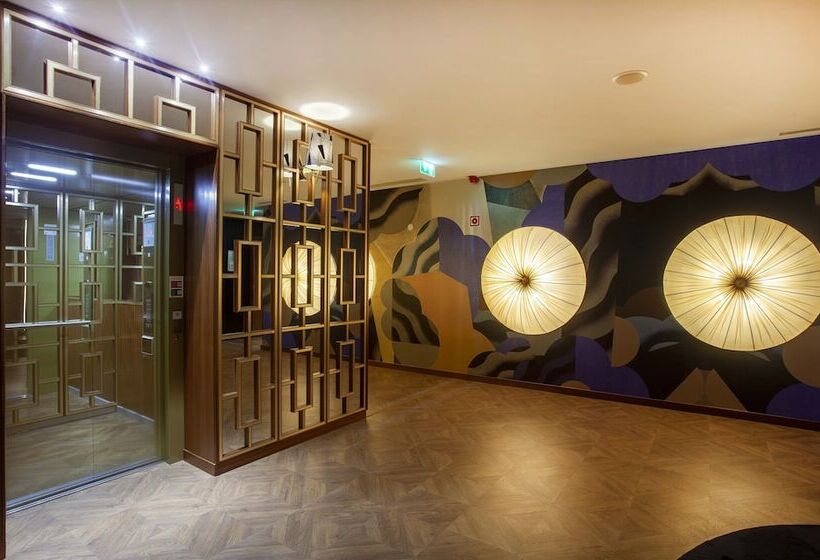 هتل Wine & Books Porto