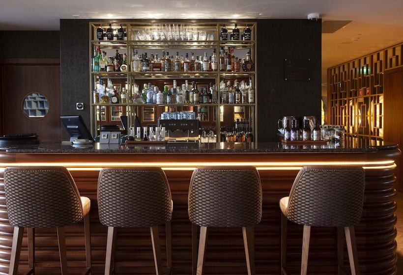 هتل Wine & Books Porto