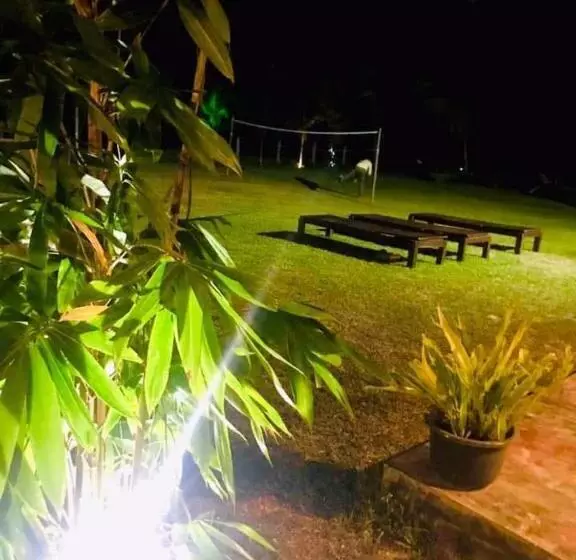 リゾートホテル Gagees Lake View Cabana