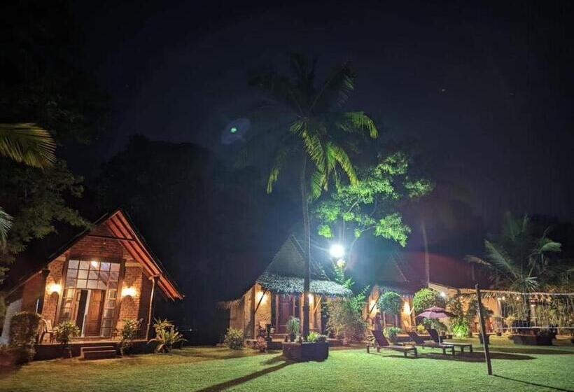 Resort Gagees Lake View Cabana