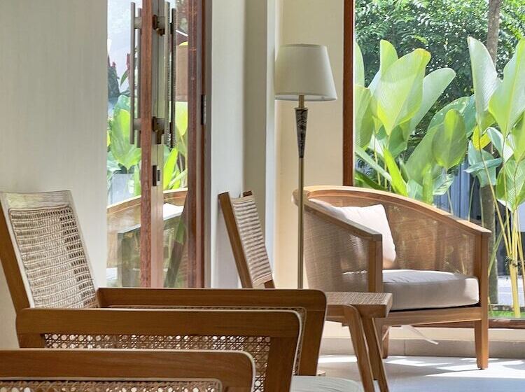 Roots Hotel Senggigi