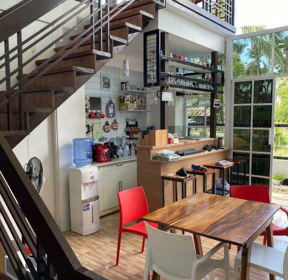 הוסטל La Bella Swiss Inn