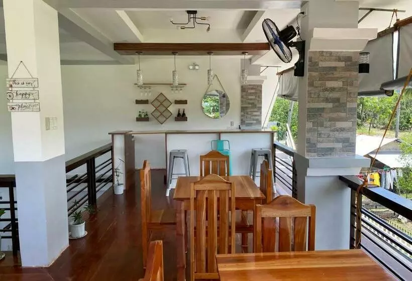 Retkeilymaja La Bella Swiss Inn