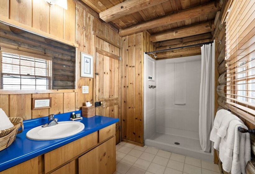 Desolation Hotel Hope Valley