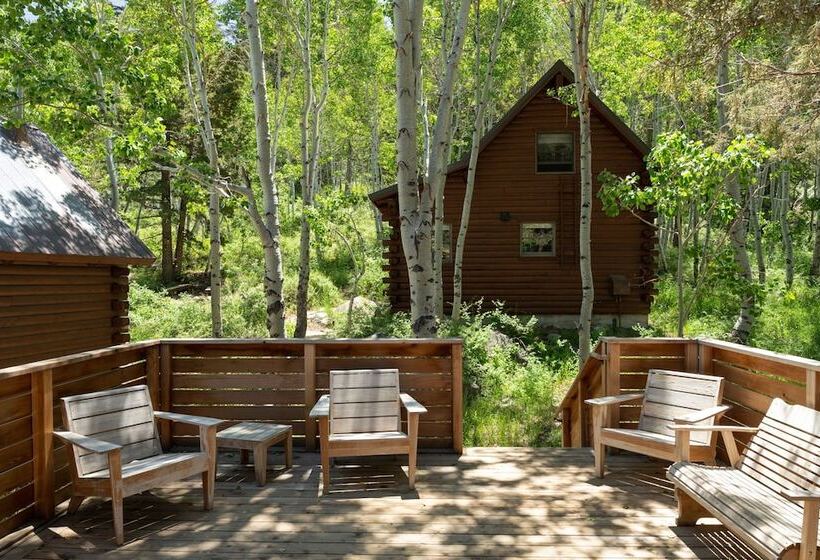 Desolation Hotel Hope Valley