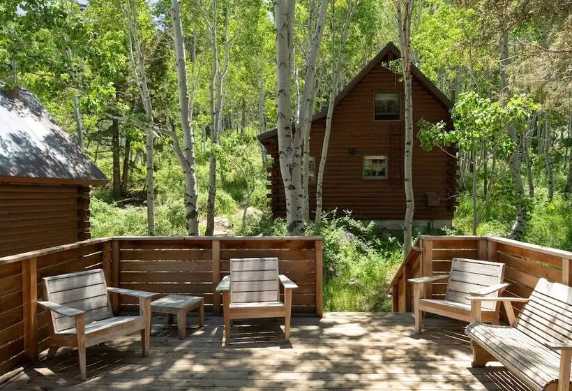 Desolation Hotel Hope Valley