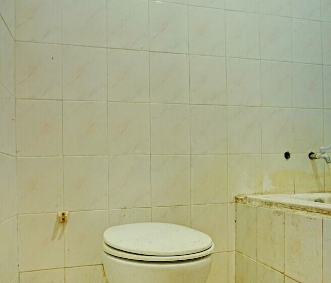 Hotel Capital O 92214 Beristera