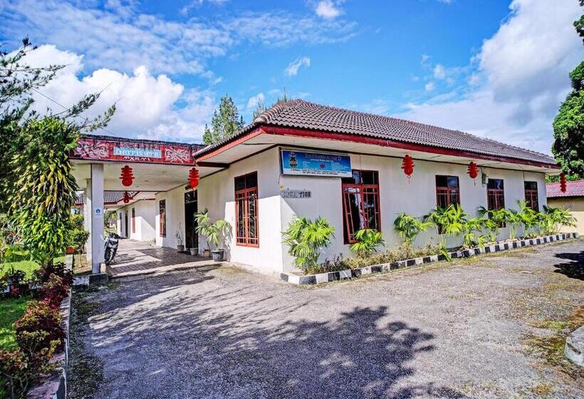 Hotel Capital O 92214 Beristera