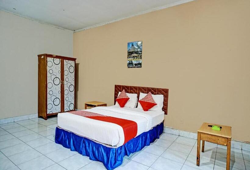 Hotel Capital O 92214 Beristera
