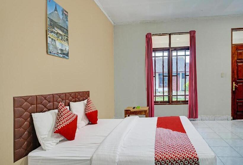 Hotel Capital O 92214 Beristera