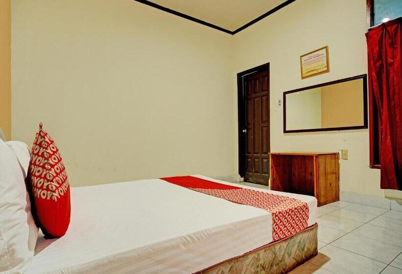 Hotel Capital O 92214 Beristera