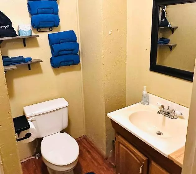 ペンション Acorn Hideaways Canton Cheerful Bluebonnet Suite Sleeps 5