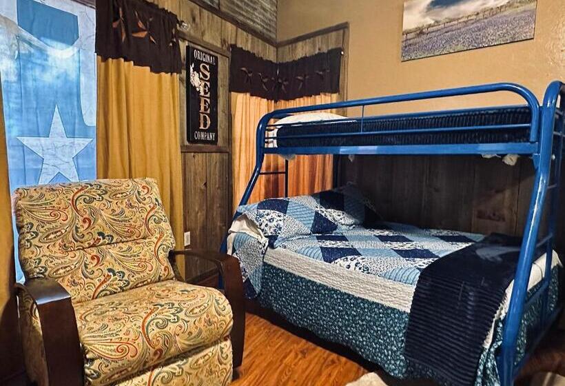 ペンション Acorn Hideaways Canton Cheerful Bluebonnet Suite Sleeps 5