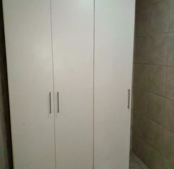 پانسیون Lalamnandzi 4 Guesthouse