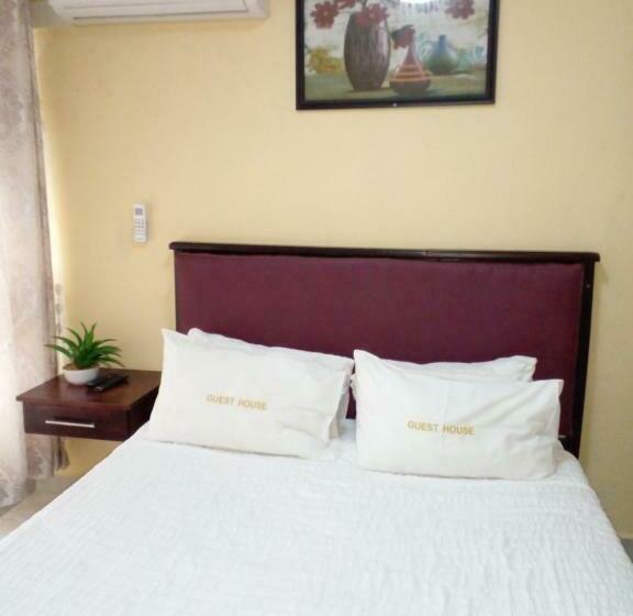 פנסיון Lalamnandzi 4 Guesthouse