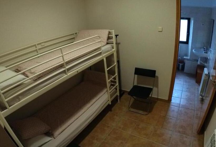 Castell De Ceuró. Hotel Rural