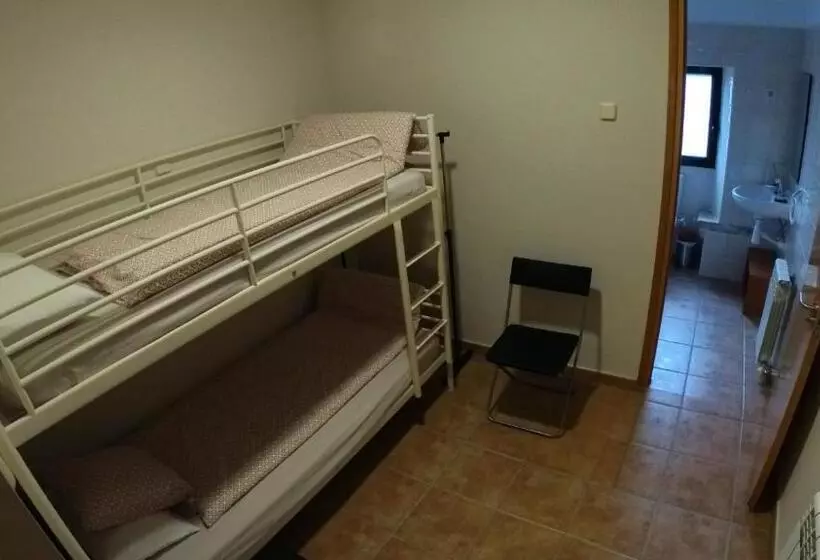 Castell De Ceuró. Hotel Rural