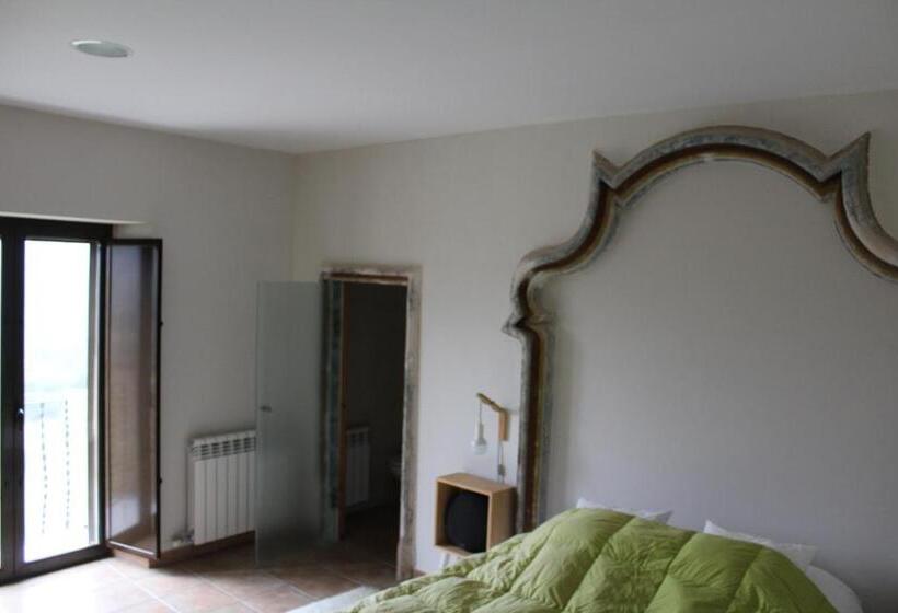 Castell De Ceuró. Hotel Rural