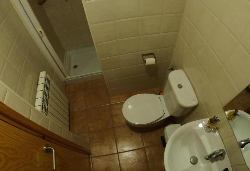 Castell De Ceuró. Hotel Rural