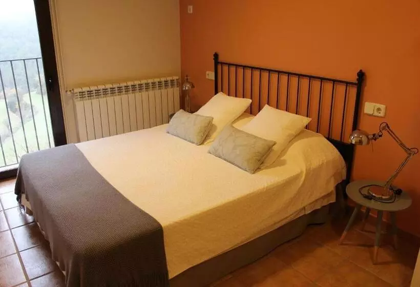 Castell De Ceuró. Hotel Rural