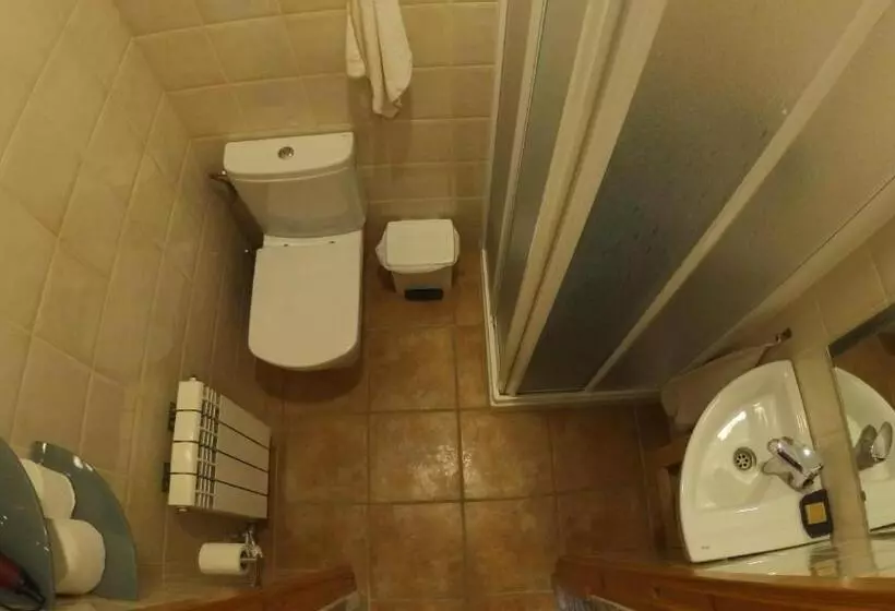 Castell De Ceuró. Hotel Rural