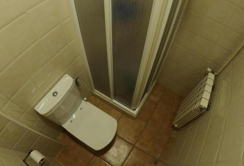 Castell De Ceuró. Hotel Rural