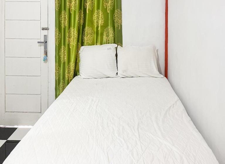 Отель Anaqi Homestay Mitra Reddoorz