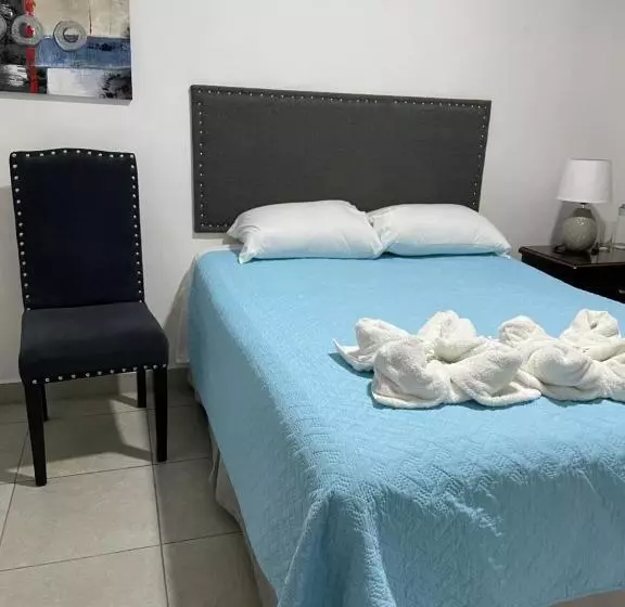 هتل Boutique Los Pinos