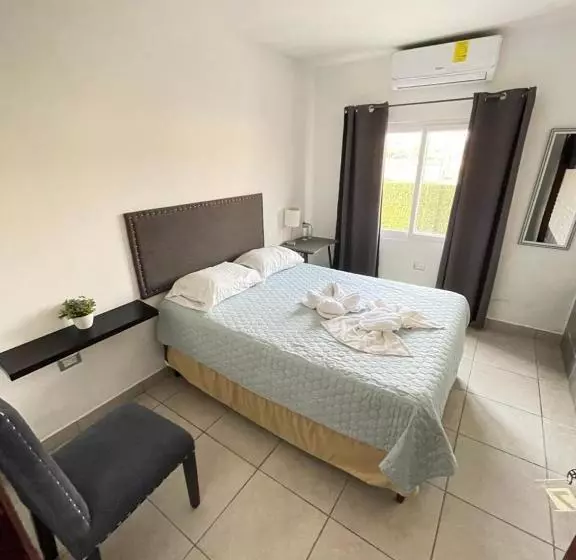 هتل Boutique Los Pinos