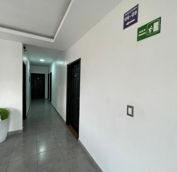 هتل Boutique Los Pinos