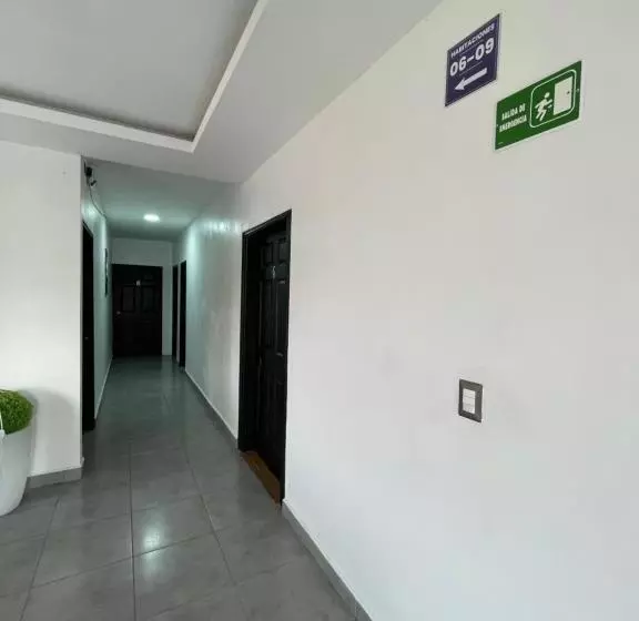 هتل Boutique Los Pinos