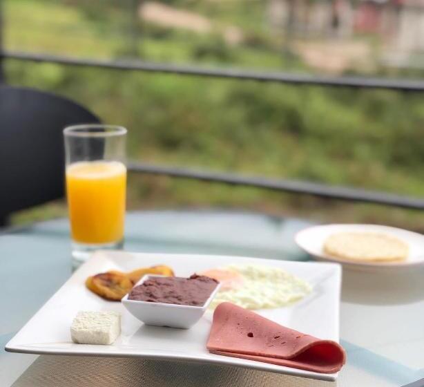 هتل Boutique Los Pinos