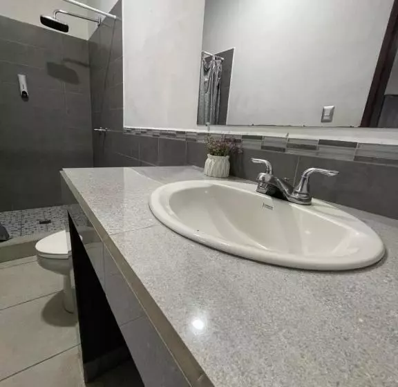 هتل Boutique Los Pinos