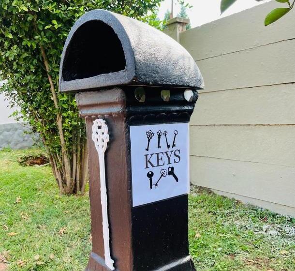 פנסיון Bloubrak Gastehuis  Stone Haven 2