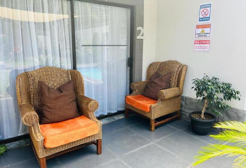 פנסיון Bloubrak Gastehuis  Stone Haven 2