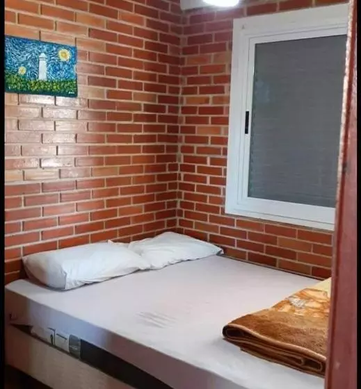 Majatalo Memora Guesthouse   Casa Inteira Ou Quartos A Duas Quadras Da Praia E Próxima A Ilha Do Mel