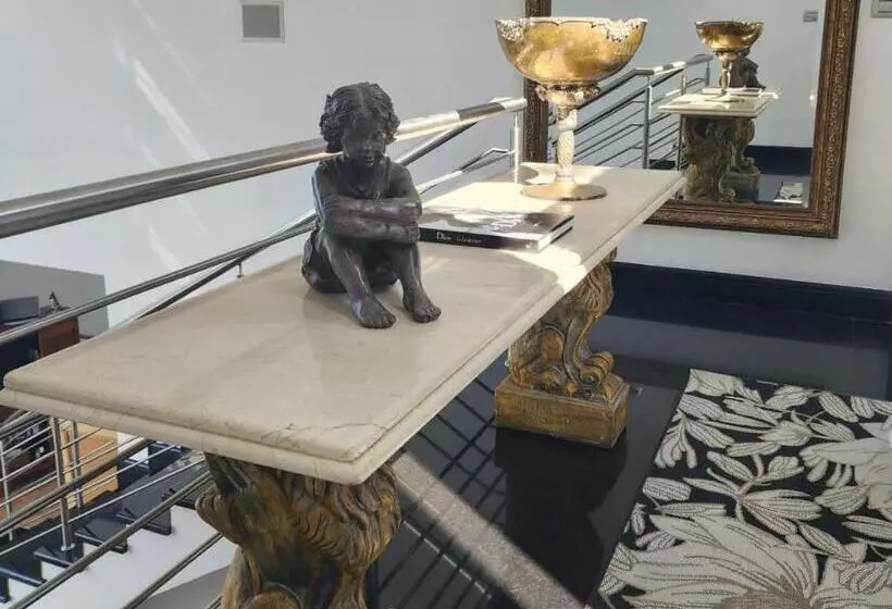 Majatalo Hartbeespoort Lifestyle Guest House